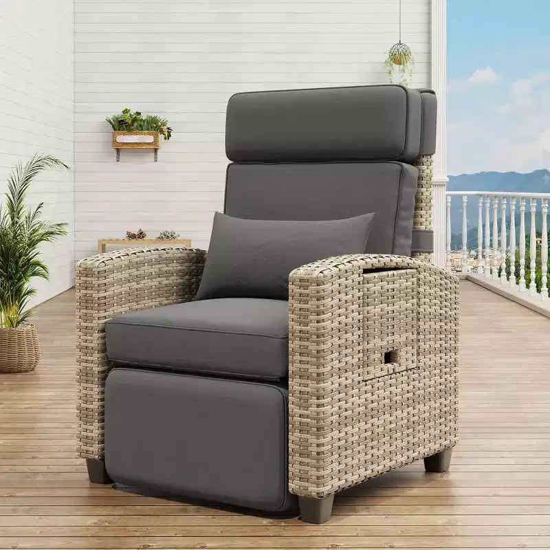 Fauteuil de patio inclinable avec réglage indépendant du dossier et du repose-pieds, confort verrouillable à 150°, commande facile à l'accoudoir, salon d'extérieur