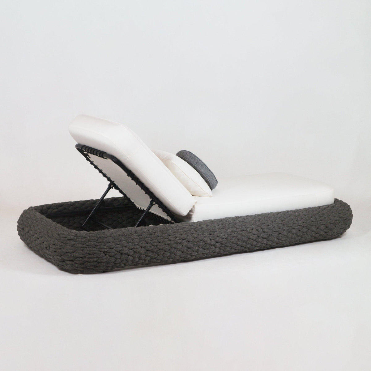 Reago Poolside Chaise Lounge Rope Woven